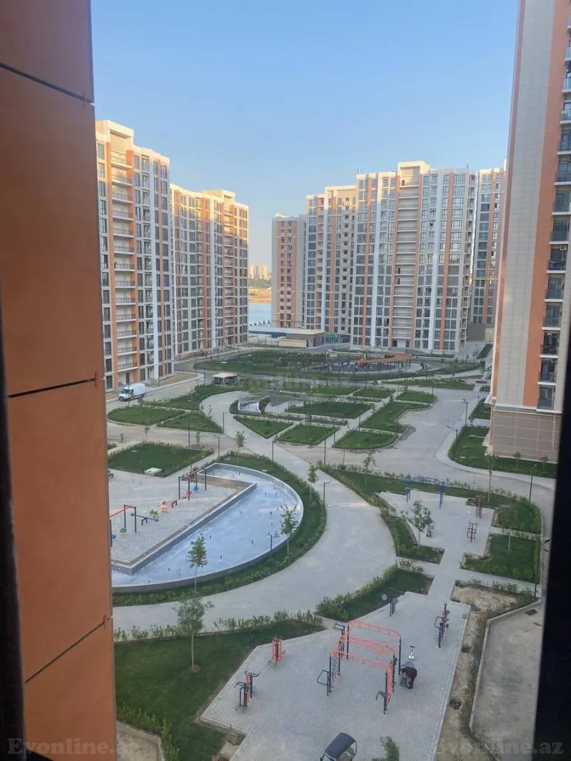 3 otaqlı Mənzil 53 m² Elmlər Akademiyası m. Kirayə verilir