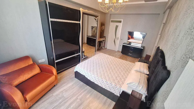 2 otaqlı Mənzil 80 m² Xətai r. Kirayə verilir