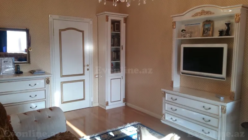 2 otaqlı Mənzil 45 m² Elmlər Akademiyası m. Kirayə verilir