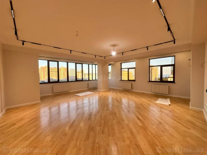 4 otaqlı Mənzil 211 m² Xətai r. Satılır