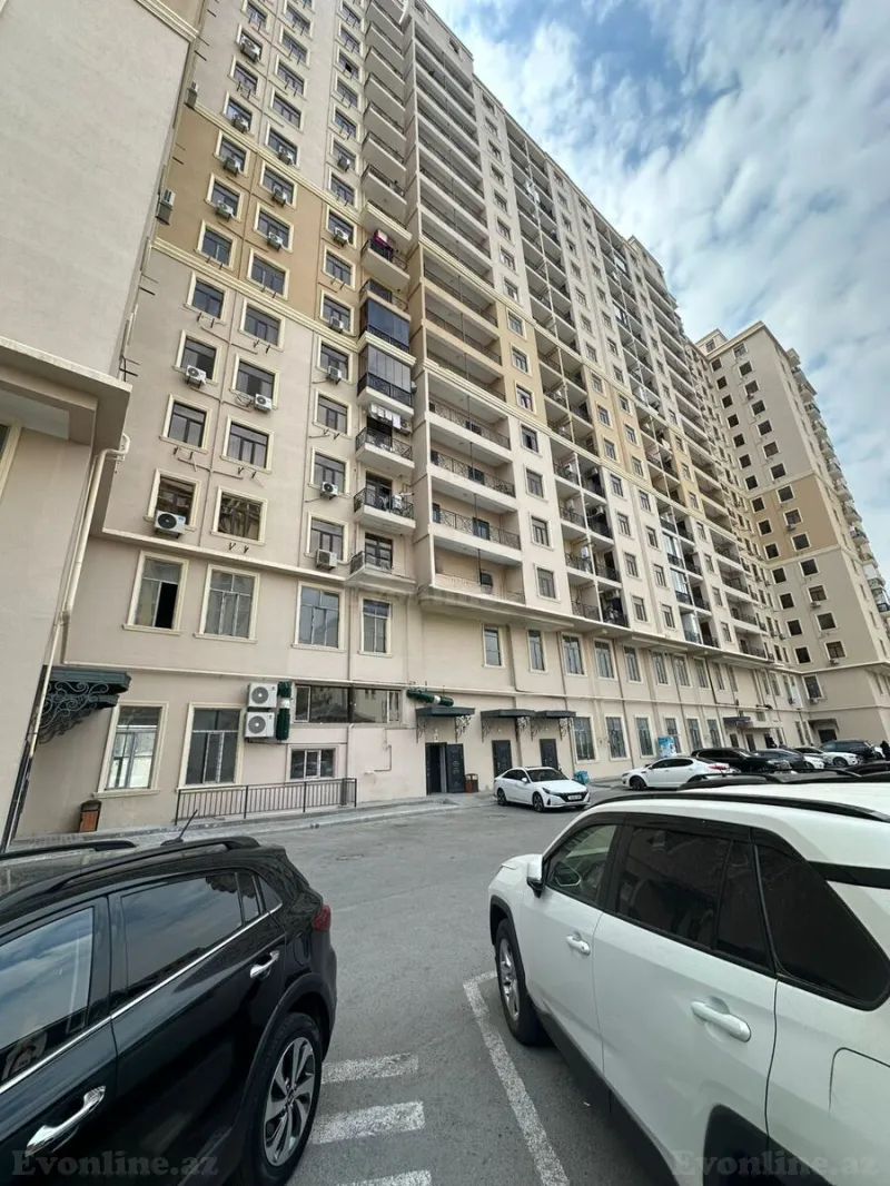 3 otaqlı Mənzil 137 m² 8 Noyabr m. Satılır