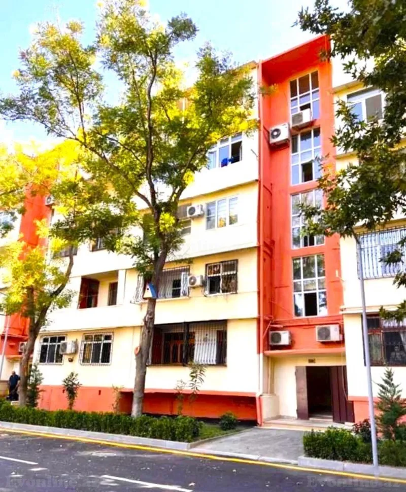 3 otaqlı Mənzil 80 m² Bakıxanov Satılır