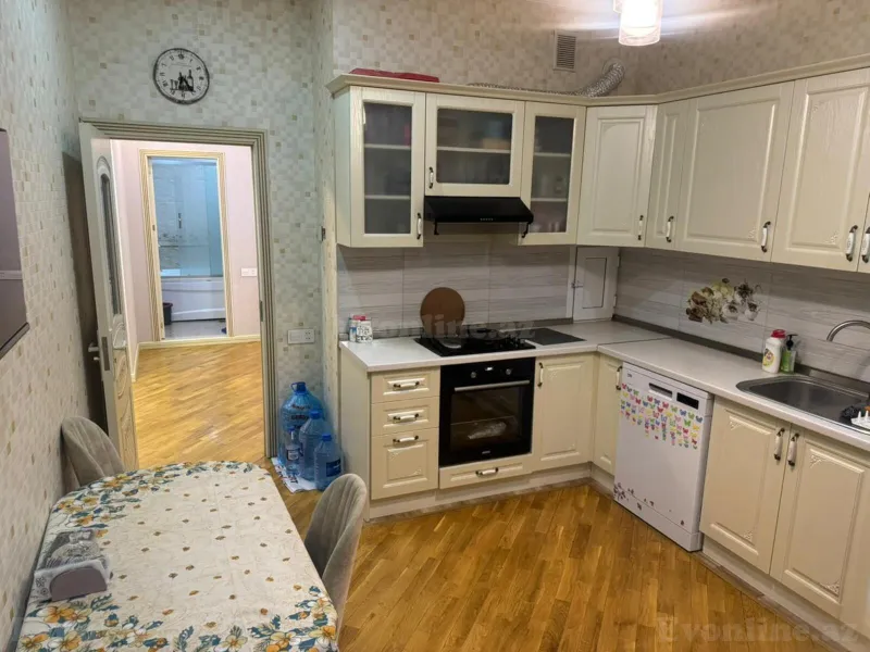 Kirayə verilir 2 otaqlı Mənzil Yeni tikili 80 m² Nərimanov r. - şəkil 13