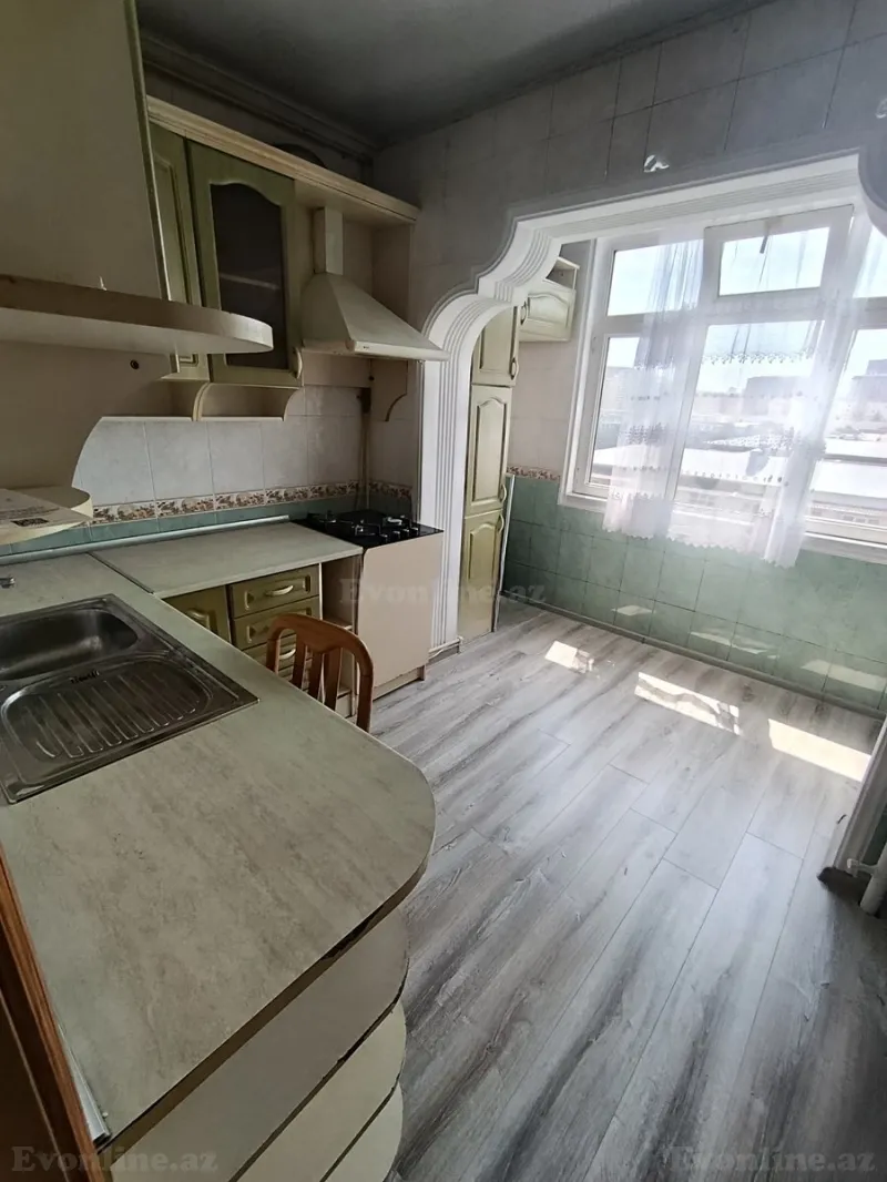 Satılır 3 otaqlı Mənzil Köhnə tikili 75 m² Xalqlar Dostluğu m. - şəkil 4
