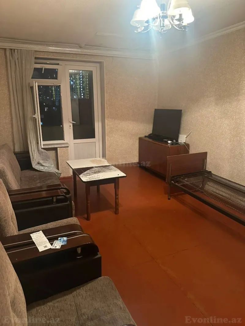 Kirayə verilir 1 otaqlı Mənzil Köhnə tikili 25 m² Neftçilər m.