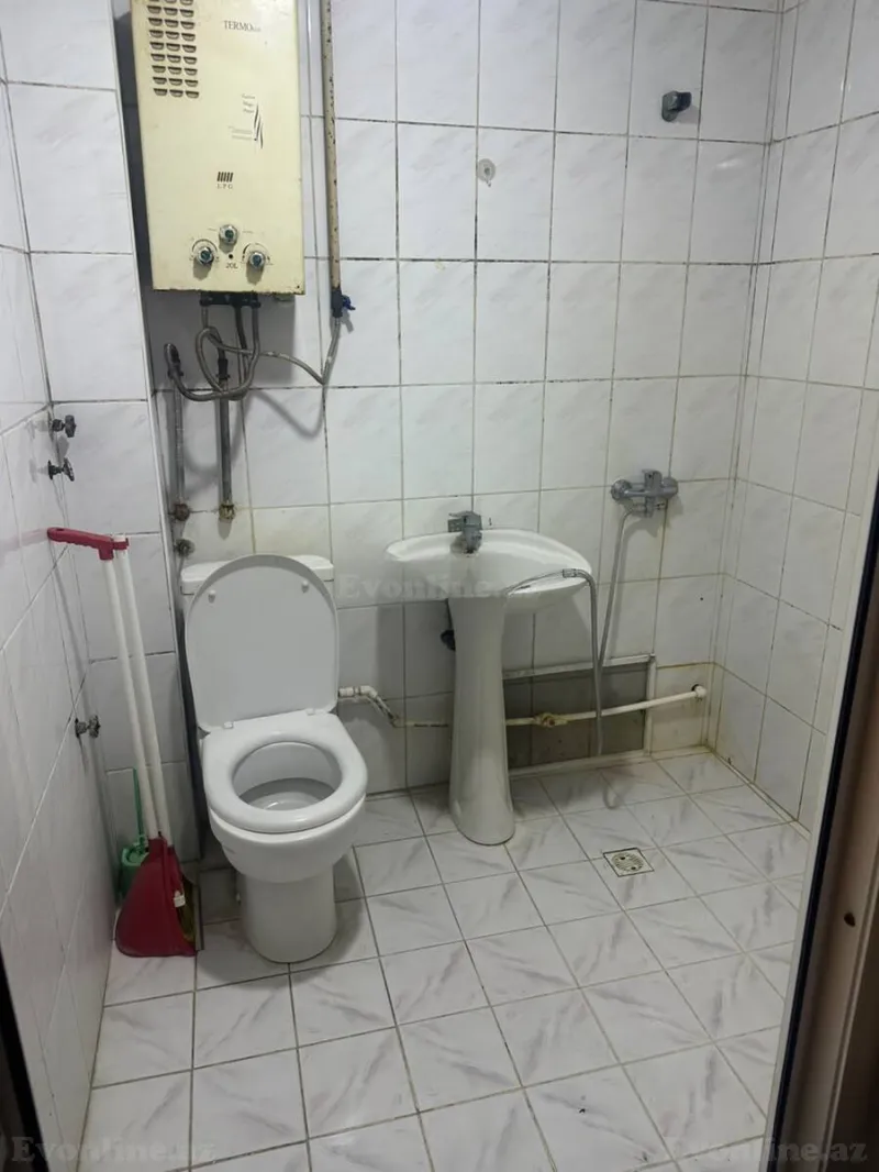 Kirayə verilir 1 otaqlı Mənzil Köhnə tikili 25 m² Neftçilər m. - şəkil 3