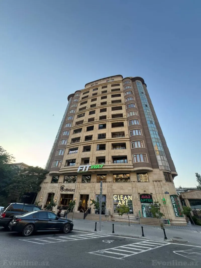Kirayə verilir 4 otaqlı Mənzil Yeni tikili 220 m² Nizami m.