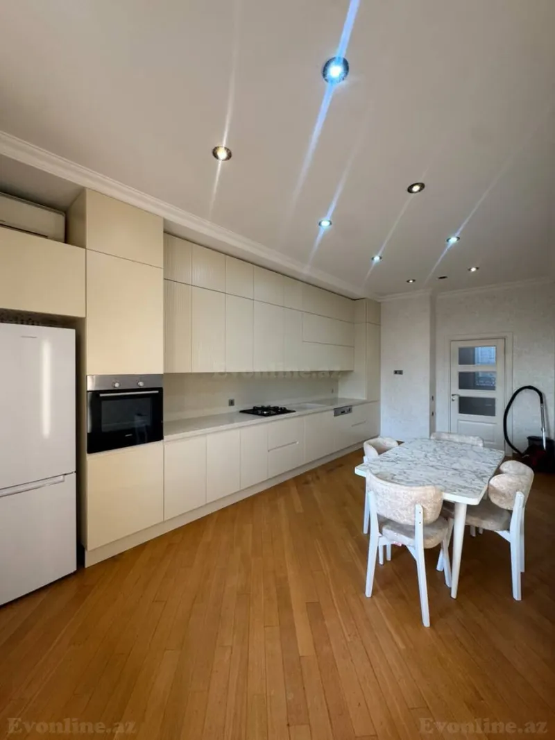 Kirayə verilir 4 otaqlı Mənzil Yeni tikili 220 m² Nizami m. - şəkil 7