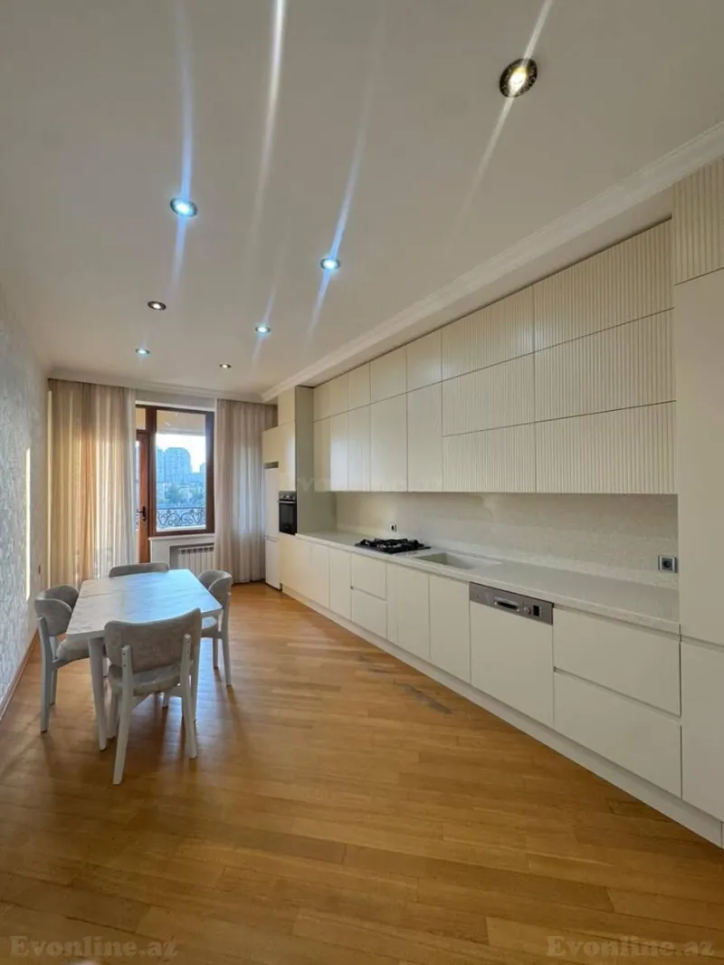Kirayə verilir 4 otaqlı Mənzil Yeni tikili 220 m² Nizami m. - şəkil 8