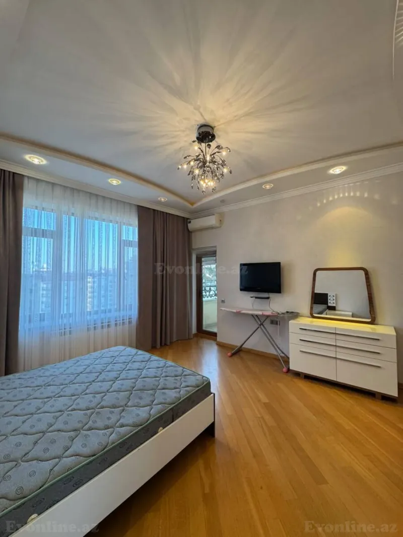 Kirayə verilir 4 otaqlı Mənzil Yeni tikili 220 m² Nizami m. - şəkil 26