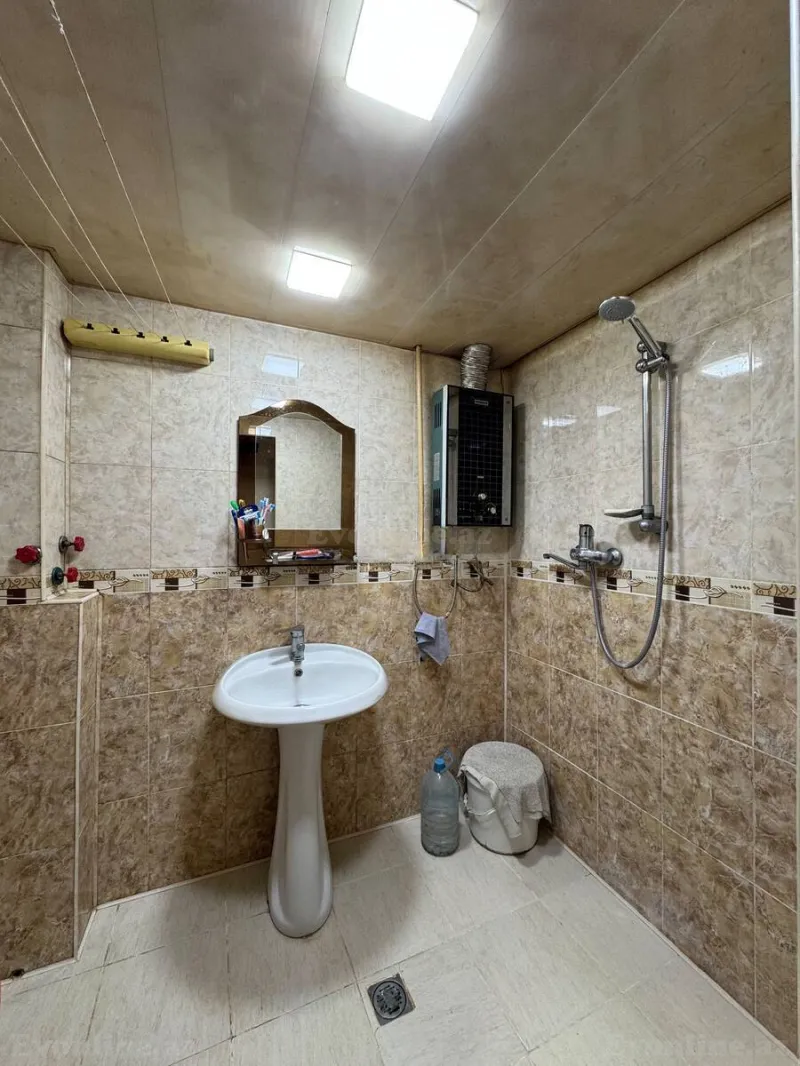 Satılır 1 otaqlı Mənzil Köhnə tikili 40 m² İnşaatçılar m. - şəkil 10