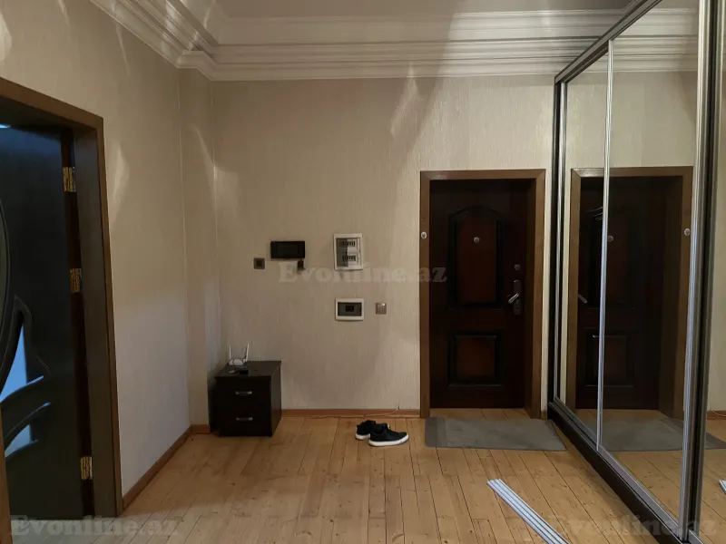 3 otaqlı Mənzil 130 m² Yasamal Kirayə verilir