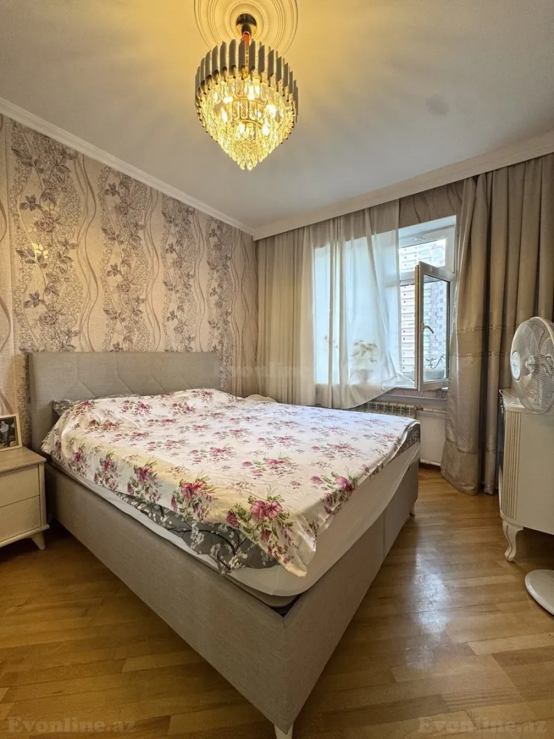 Satılır 3 otaqlı Mənzil Köhnə tikili 98 m² 8 Noyabr m. - şəkil 2