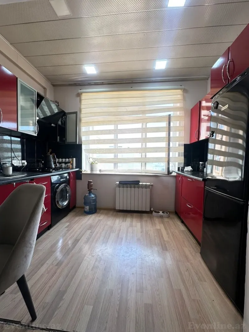 3 otaqlı Mənzil 64 m² İnşaatçılar m. Satılır
