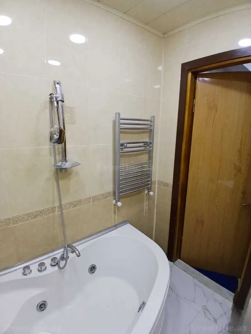 Kirayə verilir 2 otaqlı Mənzil Yeni tikili 77 m² Neftçilər m. - şəkil 4