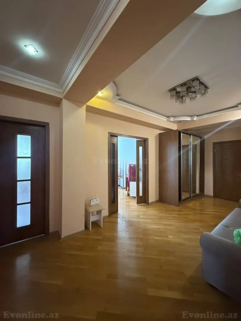 3 otaqlı Mənzil 133 m² 20 Yanvar m. Satılır
