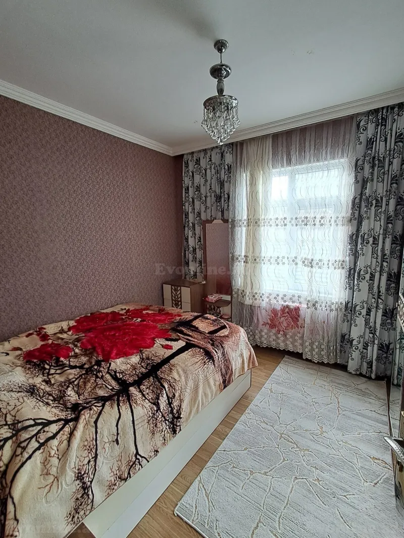 Satılır 7 otaqlı Həyət evi 170 m² İnşaatçılar m. - şəkil 3