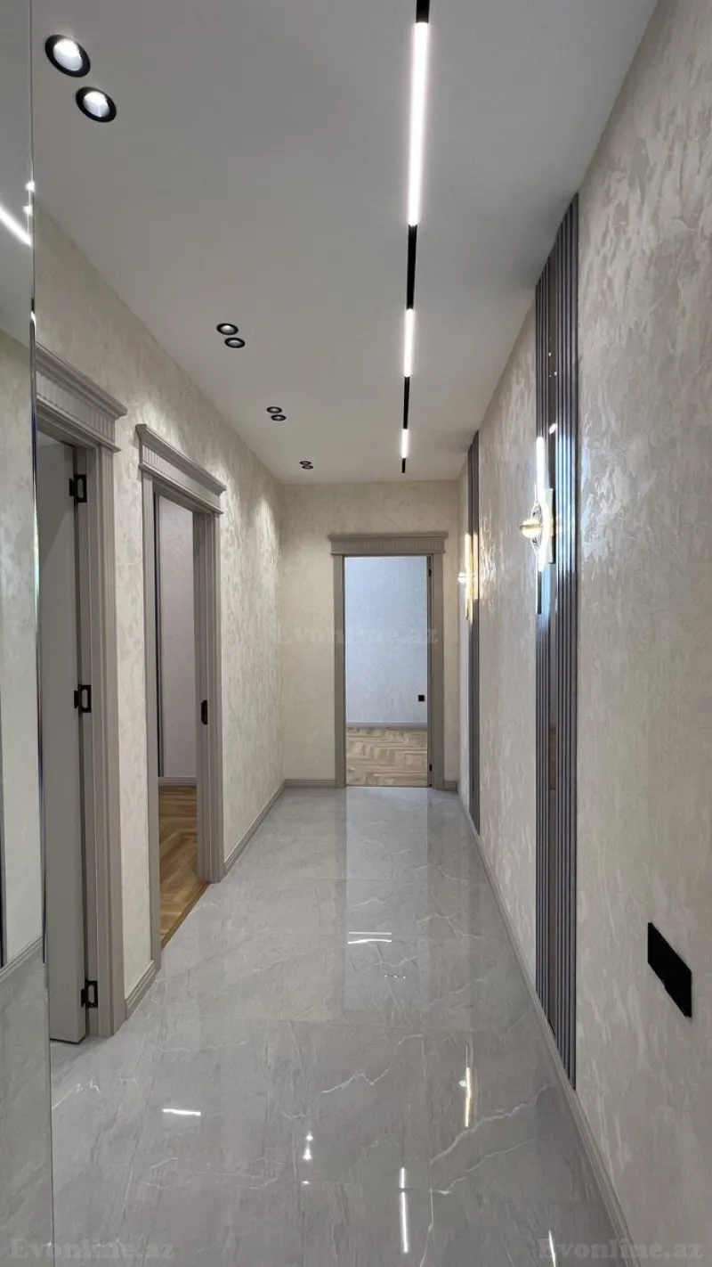 2 otaqlı Mənzil 76 m² Neftçilər m. Satılır