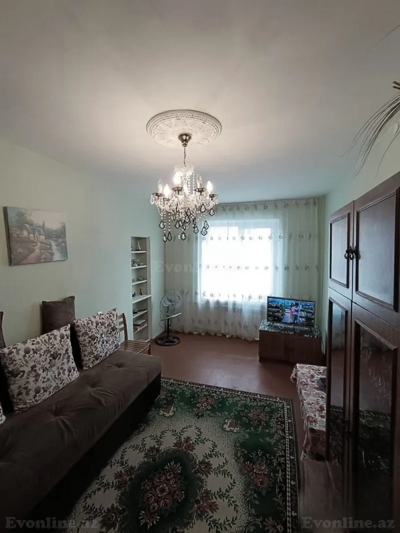 3 otaqlı Mənzil 76 m² Elmlər Akademiyası m. Satılır