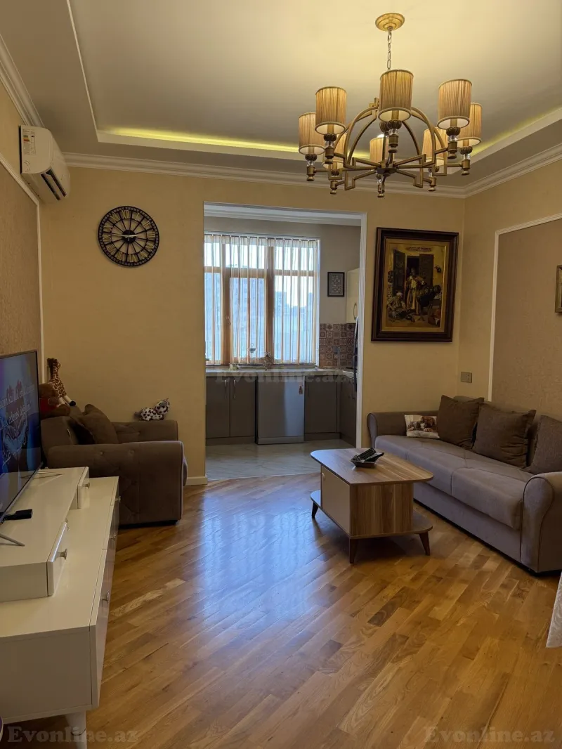 3 otaqlı Mənzil 75 m² İnşaatçılar m. Satılır