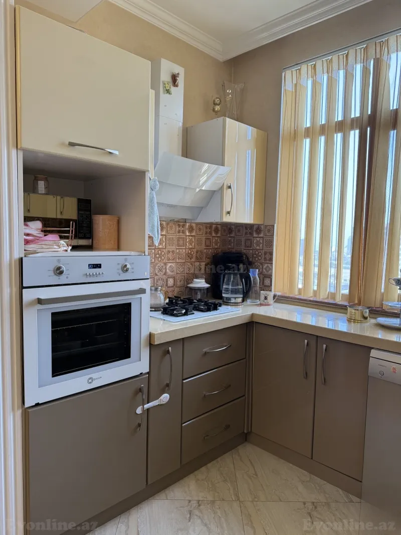 Satılır 3 otaqlı Mənzil Yeni tikili 75 m² İnşaatçılar m. - şəkil 4