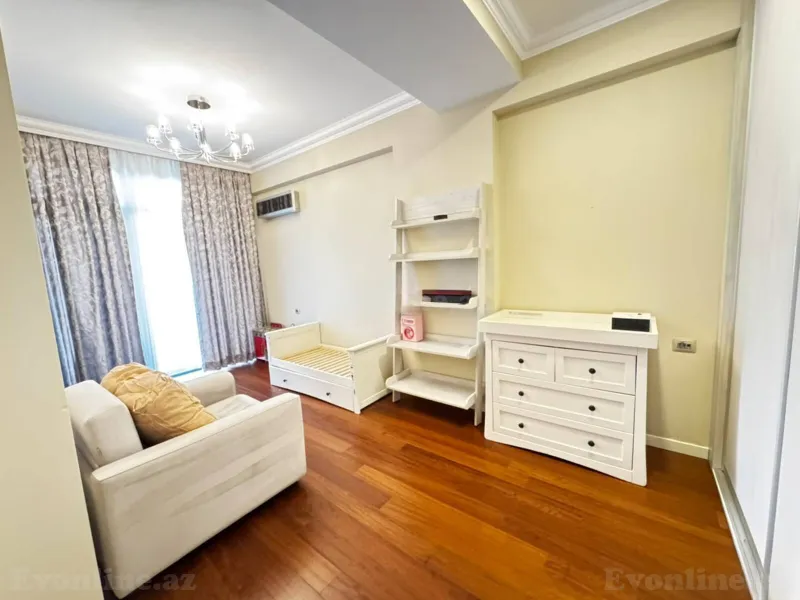 Kirayə verilir 3 otaqlı Mənzil Yeni tikili 155 m² İnşaatçılar m. - şəkil 3