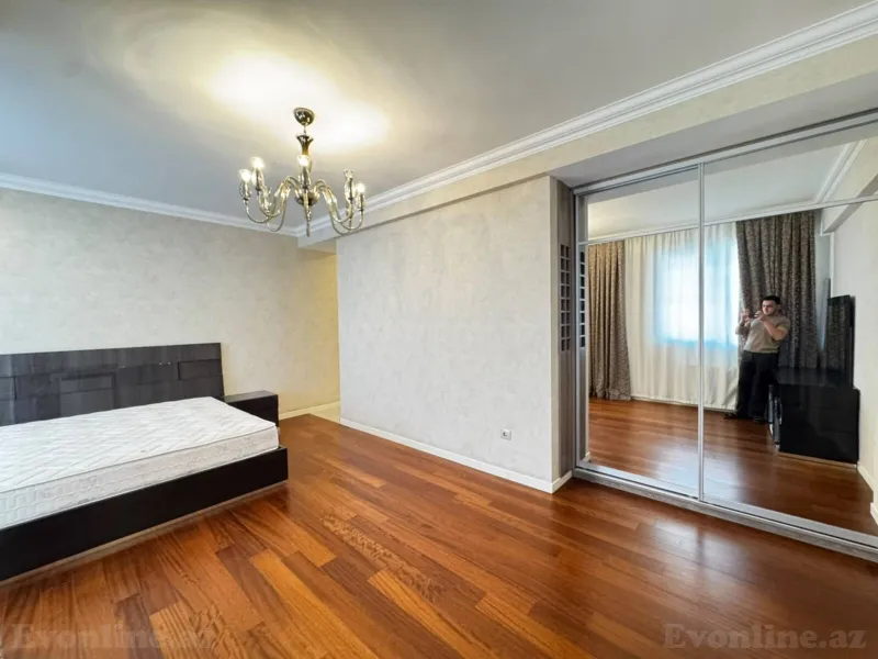 Kirayə verilir 3 otaqlı Mənzil Yeni tikili 155 m² İnşaatçılar m. - şəkil 8