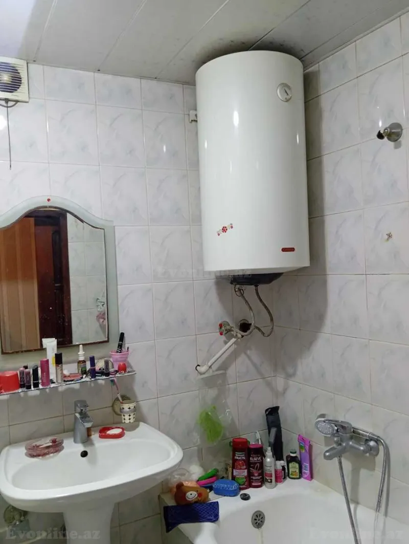 Satılır 2 otaqlı Mənzil Köhnə tikili 55 m² İnşaatçılar m. - şəkil 6