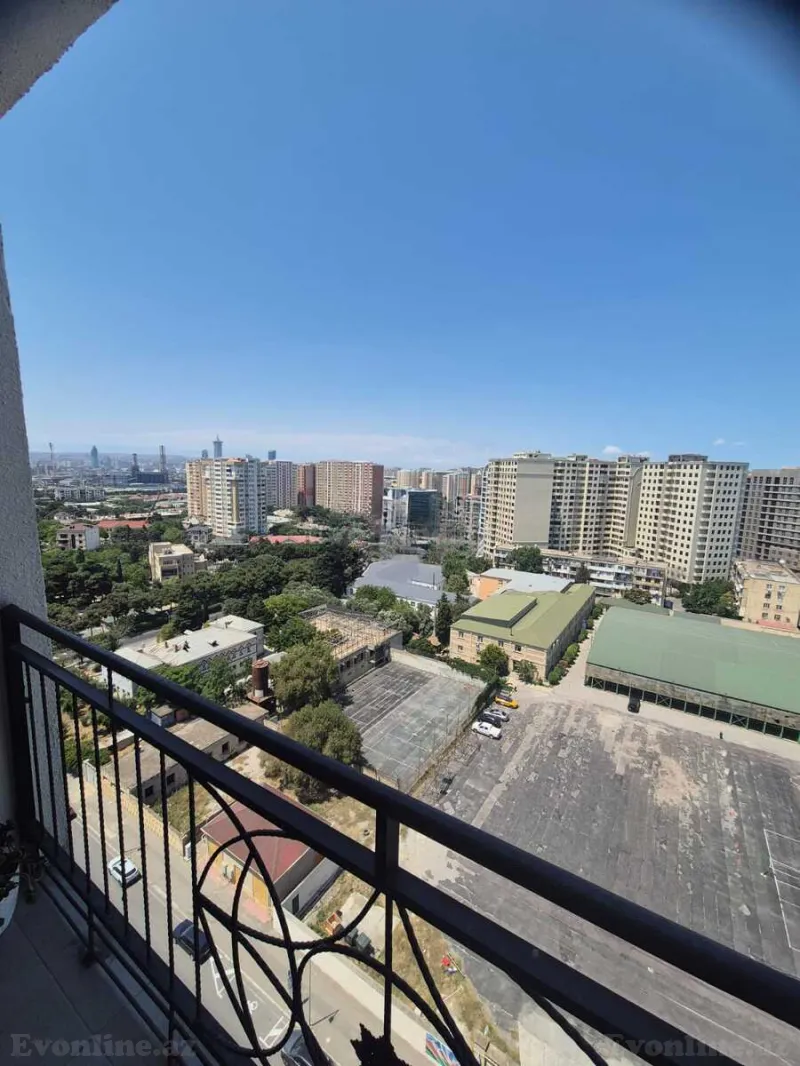3 otaqlı Mənzil 133.3 m² Neftçilər m. Satılır