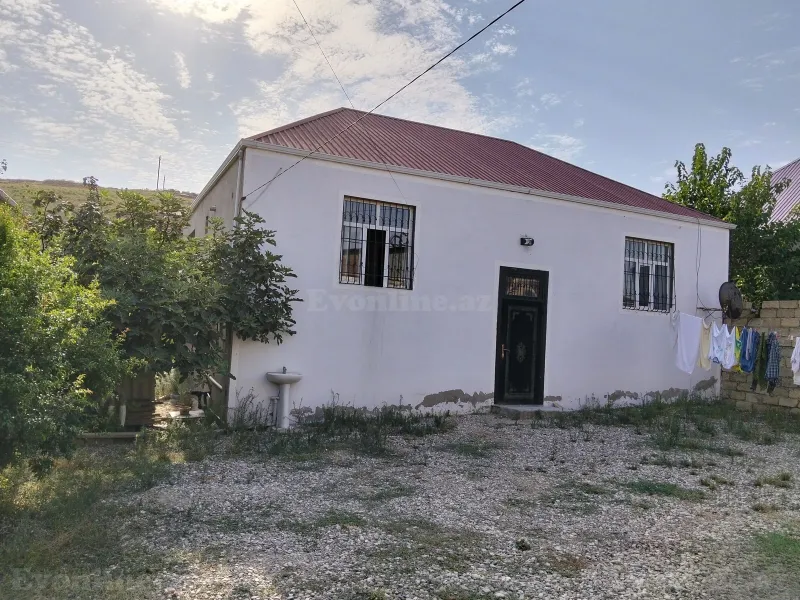 4 otaqlı Həyət evi 100 m² Xocəsən m. Satılır