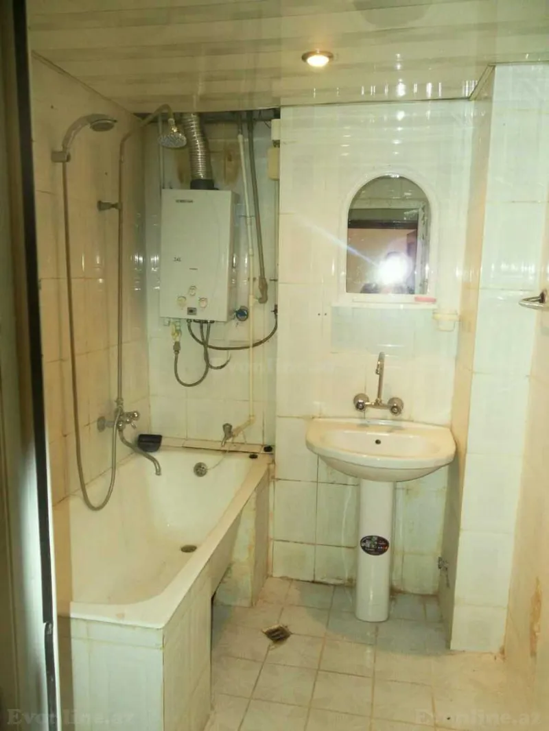 Kirayə verilir 4 otaqlı Mənzil Köhnə tikili 110 m² Nərimanov r. - şəkil 2
