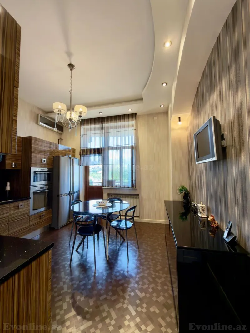 Satılır 3 otaqlı Mənzil Yeni tikili 125 m² Səbail r. - şəkil 3