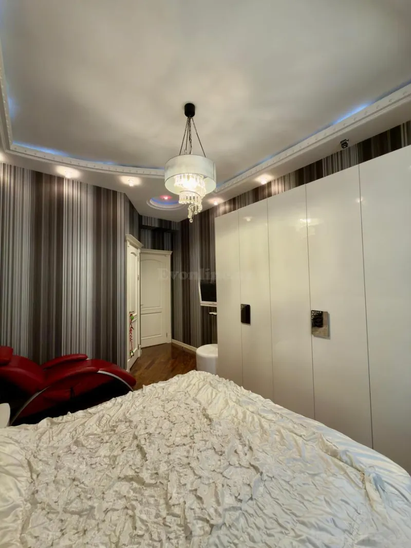 Satılır 3 otaqlı Mənzil Yeni tikili 125 m² Səbail r. - şəkil 9