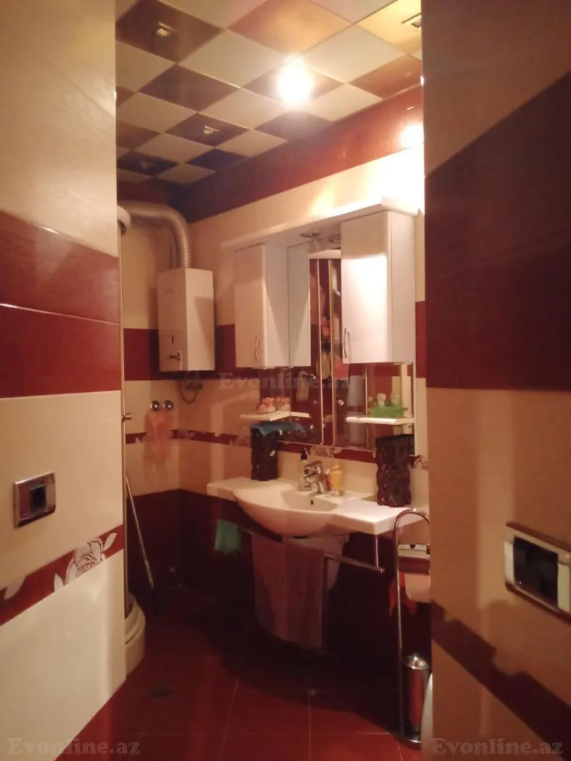 Satılır 3 otaqlı Mənzil Köhnə tikili 108 m² Sahil m. - şəkil 5