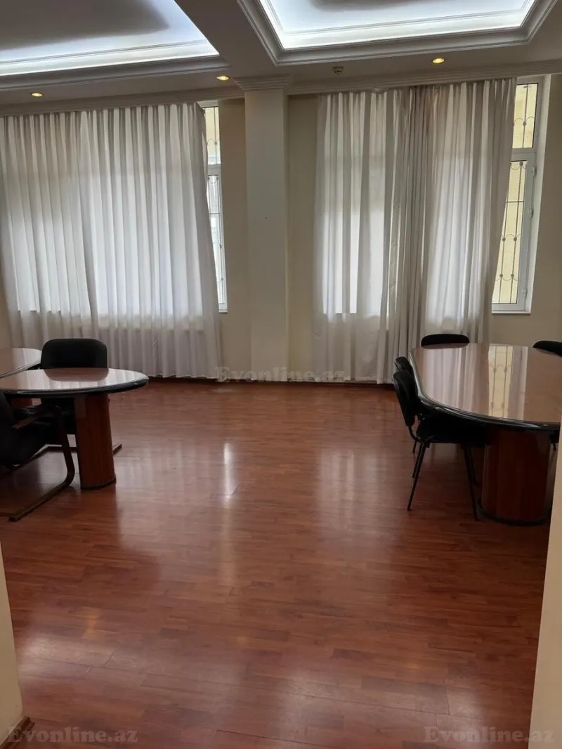 Kirayə verilir Ofis 240 m² İnşaatçılar m. - şəkil 3