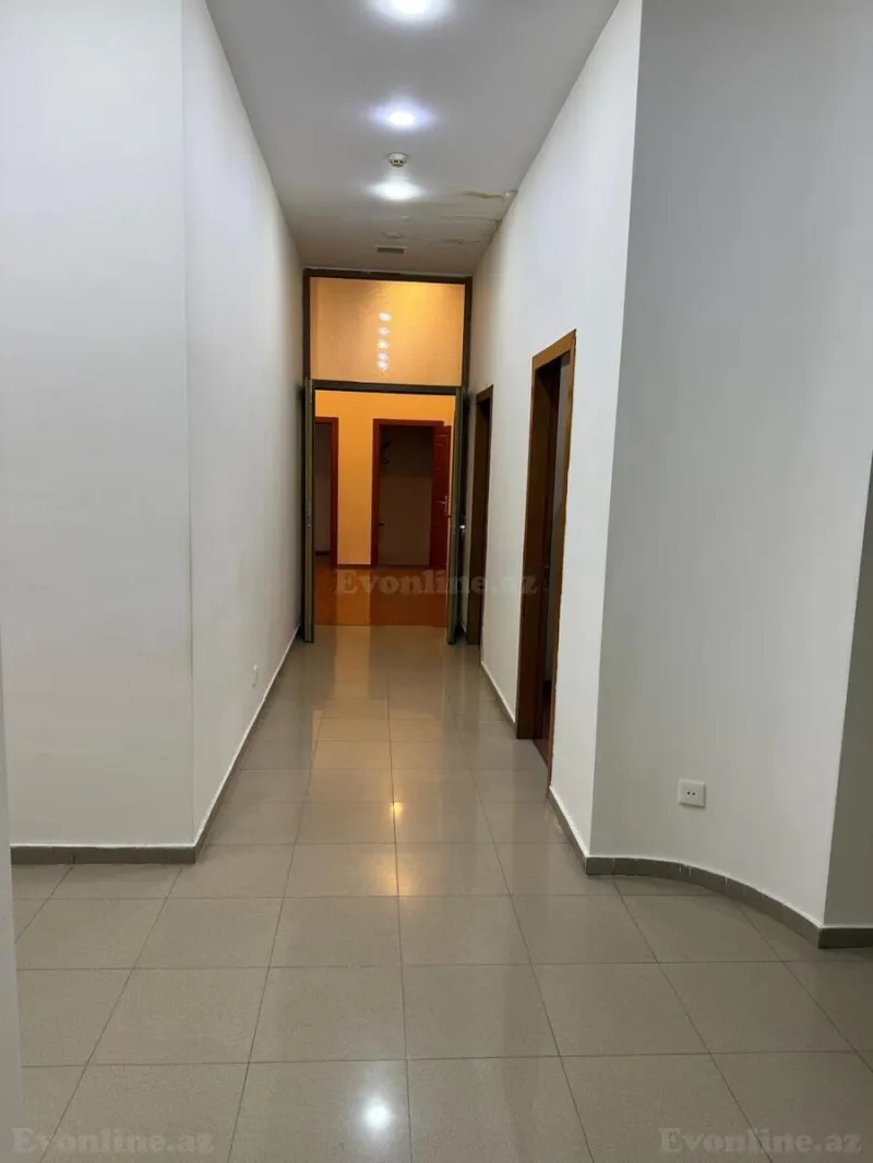 Kirayə verilir Ofis 240 m² İnşaatçılar m. - şəkil 4