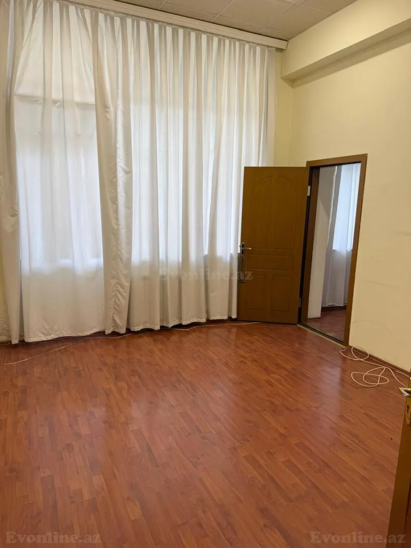 Kirayə verilir Ofis 240 m² İnşaatçılar m. - şəkil 9