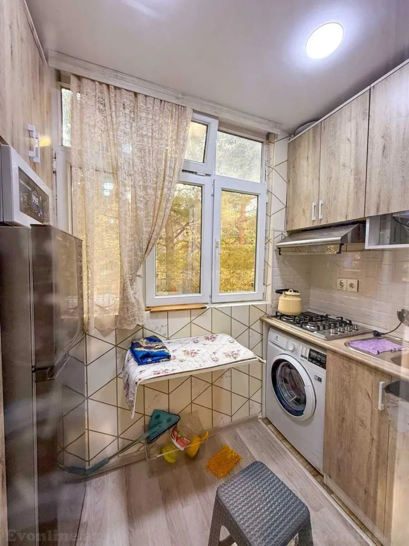 Kirayə verilir 2 otaqlı Mənzil Köhnə tikili 50 m² Neftçilər m. - şəkil 3