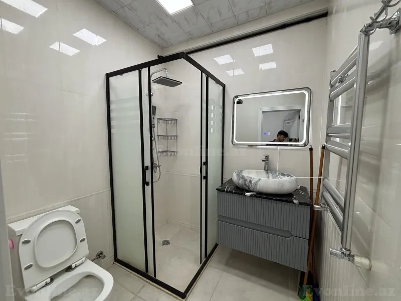 Kirayə verilir 2 otaqlı Mənzil Yeni tikili 70 m² İnşaatçılar m. - şəkil 8