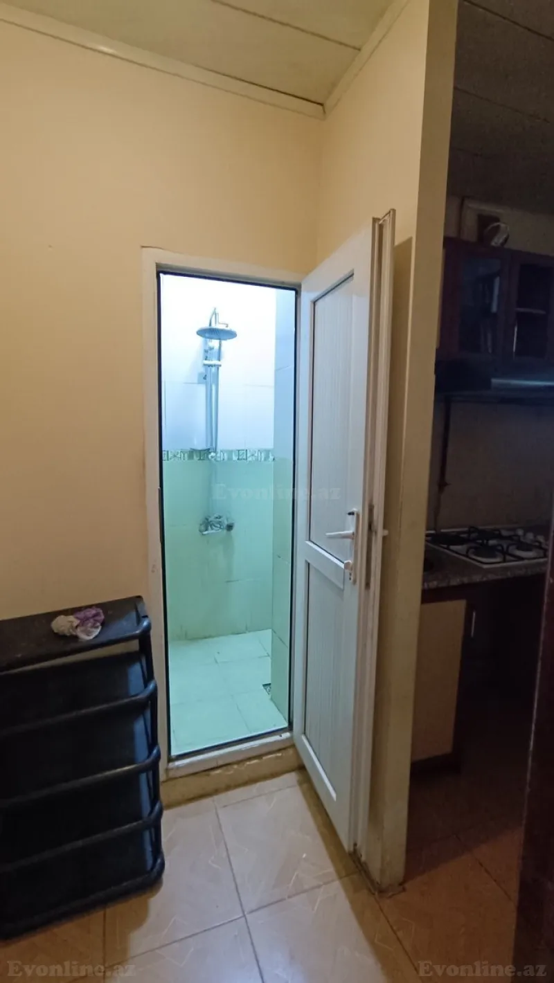 Kirayə verilir 2 otaqlı Mənzil Köhnə tikili 30 m² Memar Əcəmi m. - şəkil 4
