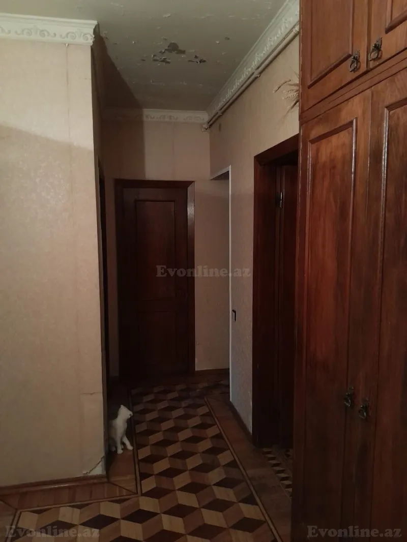 Satılır 5 otaqlı Mənzil Köhnə tikili 110 m² Nərimanov r. - şəkil 2