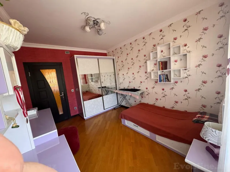 Satılır 5 otaqlı Mənzil Köhnə tikili 120 m² Qara Qarayev m. - şəkil 7
