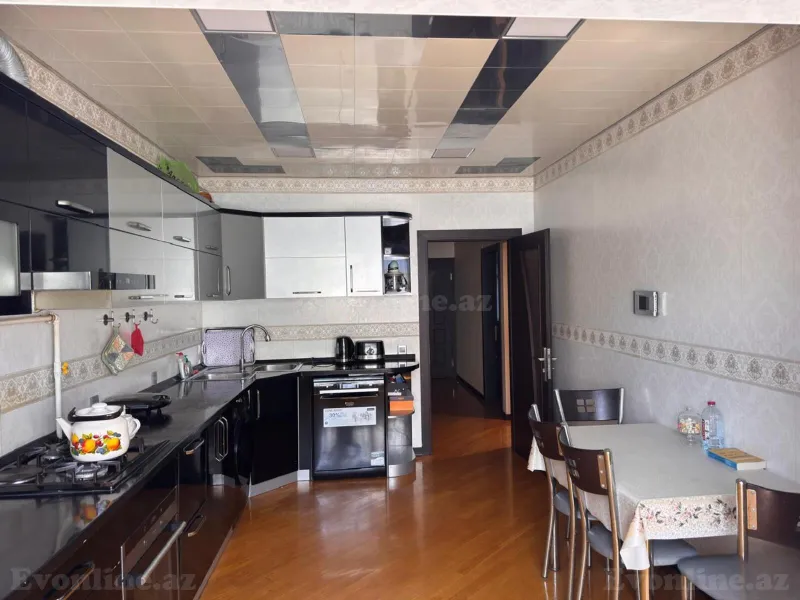 Satılır 5 otaqlı Mənzil Köhnə tikili 120 m² Qara Qarayev m. - şəkil 12