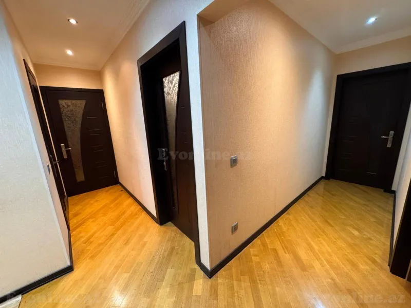Satılır 5 otaqlı Mənzil Köhnə tikili 120 m² Qara Qarayev m. - şəkil 13