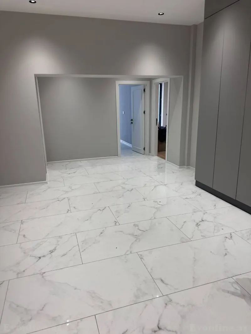 Satılır 2 otaqlı Mənzil Yeni tikili 117.2 m² Koroğlu m. - şəkil 2