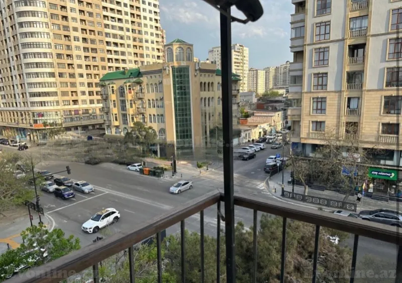 2 otaqlı Mənzil 52 m² Elmlər Akademiyası m. Satılır
