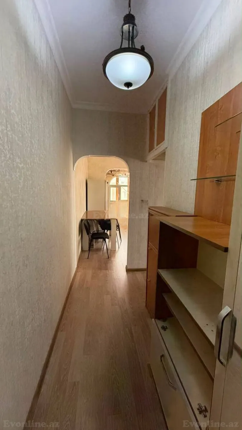 Kirayə verilir 2 otaqlı Mənzil Köhnə tikili 45 m² Azadlıq prospekti m. - şəkil 2