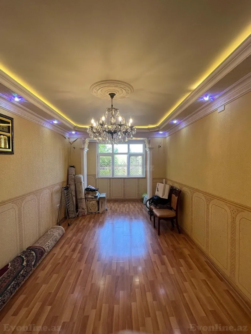 Satılır 4 otaqlı Mənzil Köhnə tikili 100 m² Qara Qarayev m.