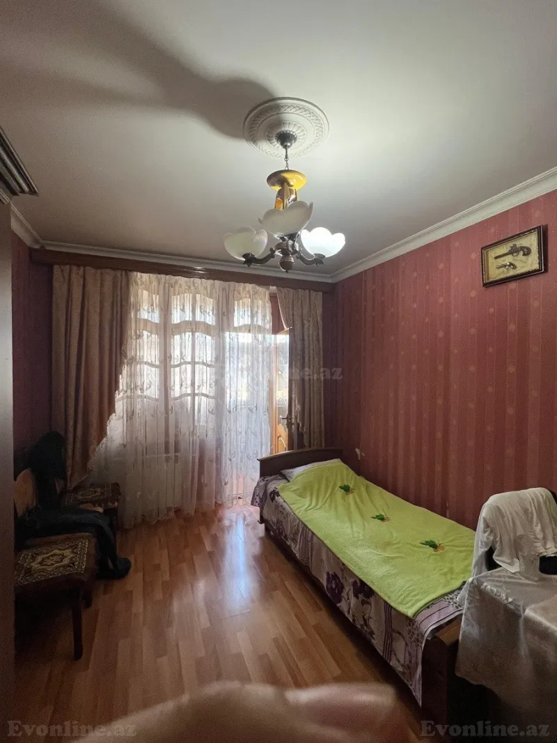 Satılır 4 otaqlı Mənzil Köhnə tikili 100 m² Qara Qarayev m. - şəkil 4