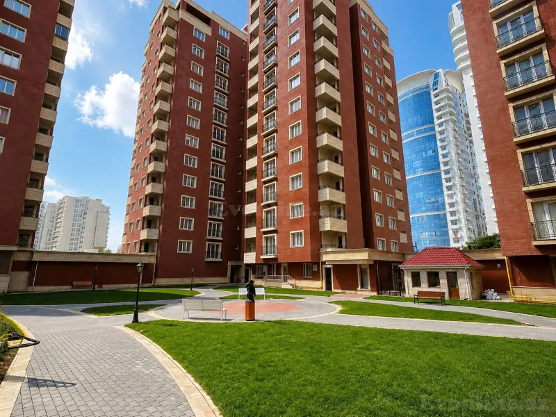 3 otaqlı Mənzil 101 m² Nizami m. Satılır